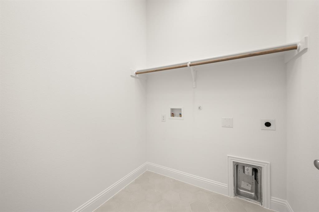 2662 Hot Springs Drive Property Photo 25