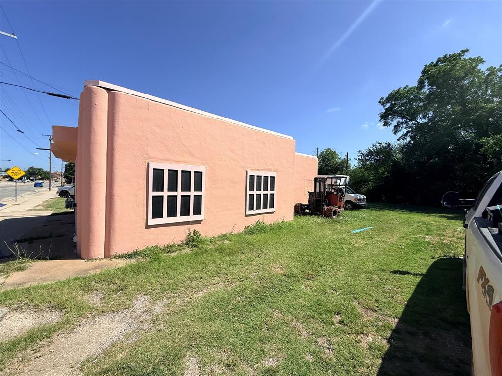 1307 Conrad Hilton Boulevard Property Photo 4