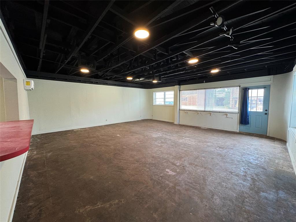 1307 Conrad Hilton Boulevard Property Photo 5