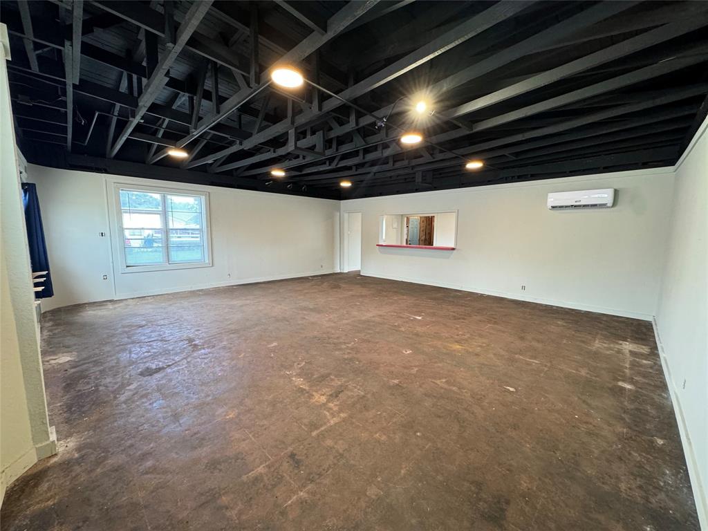 1307 Conrad Hilton Boulevard Property Photo 8
