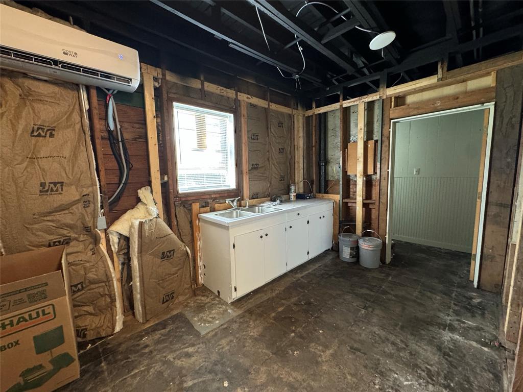 1307 Conrad Hilton Boulevard Property Photo 11
