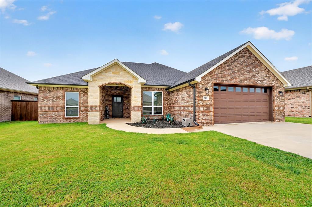 527 Limestone Circle Property Photo 1