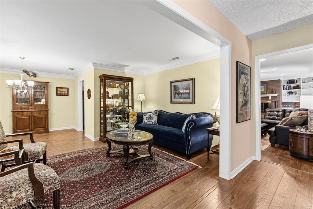 2712 Rix Street Property Photo 10
