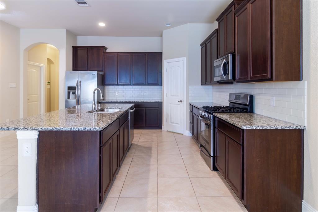 15613 Renshaw Way Property Photo 10