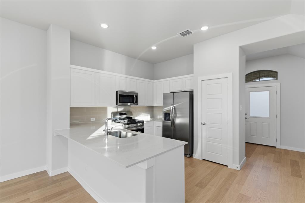3912 Sandstone Drive Property Photo 6