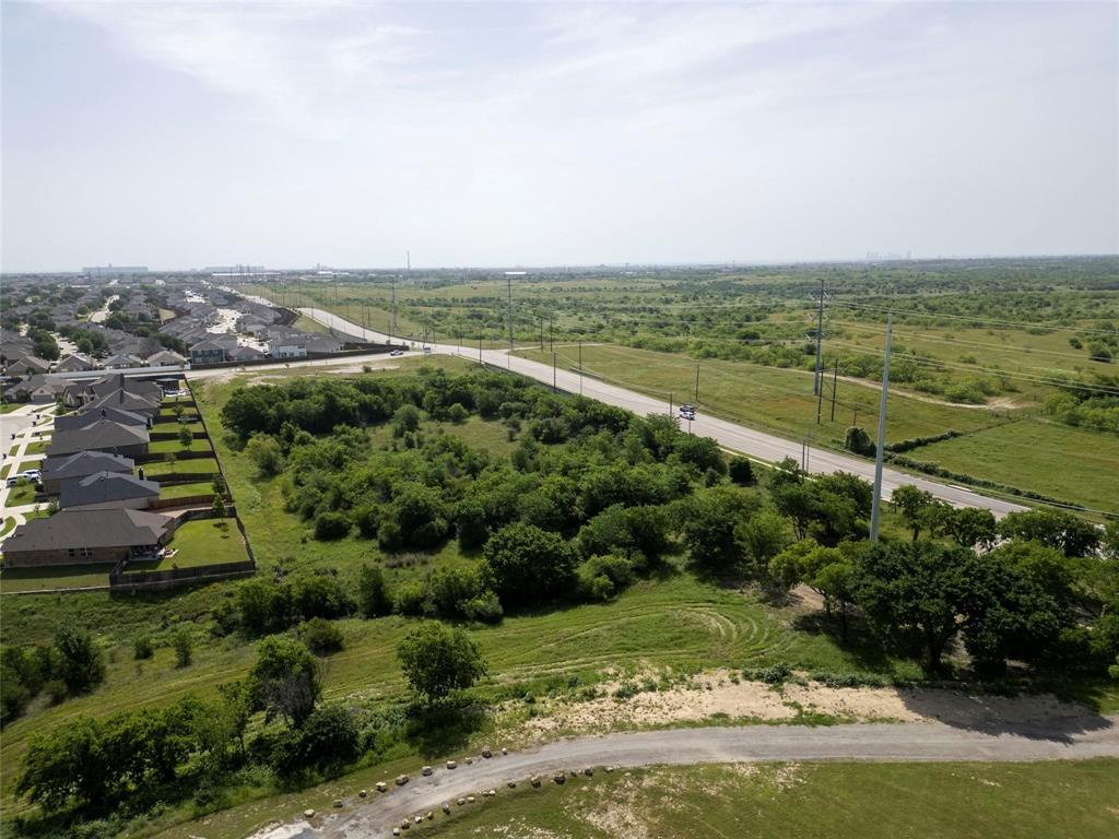 6801 Lake Country Drive Property Photo 4