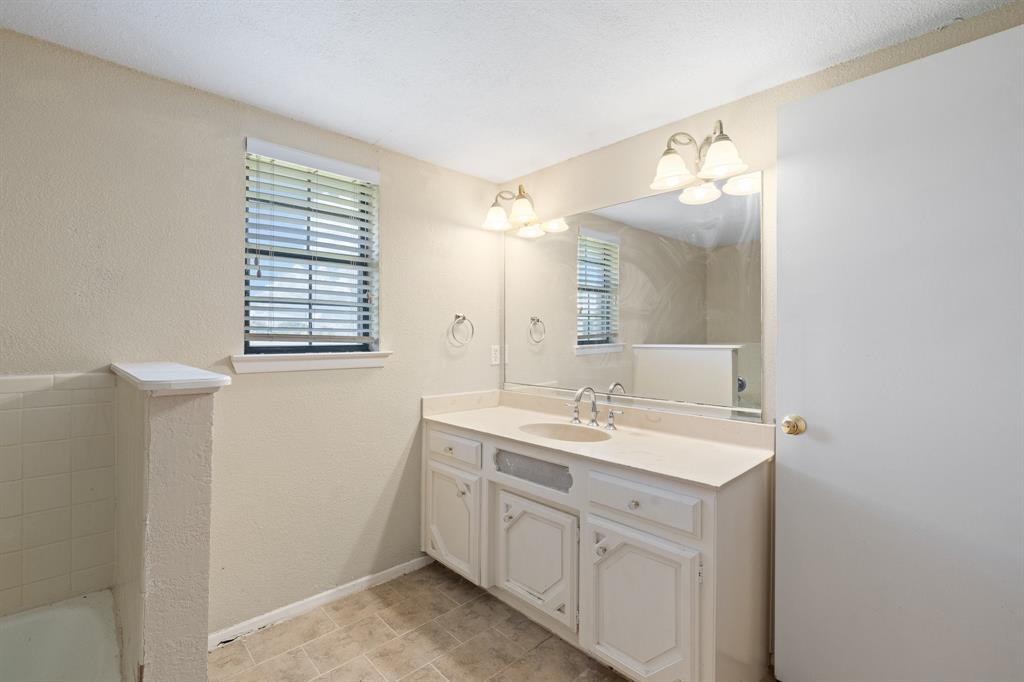 4709 W Fm 917 Property Photo 23