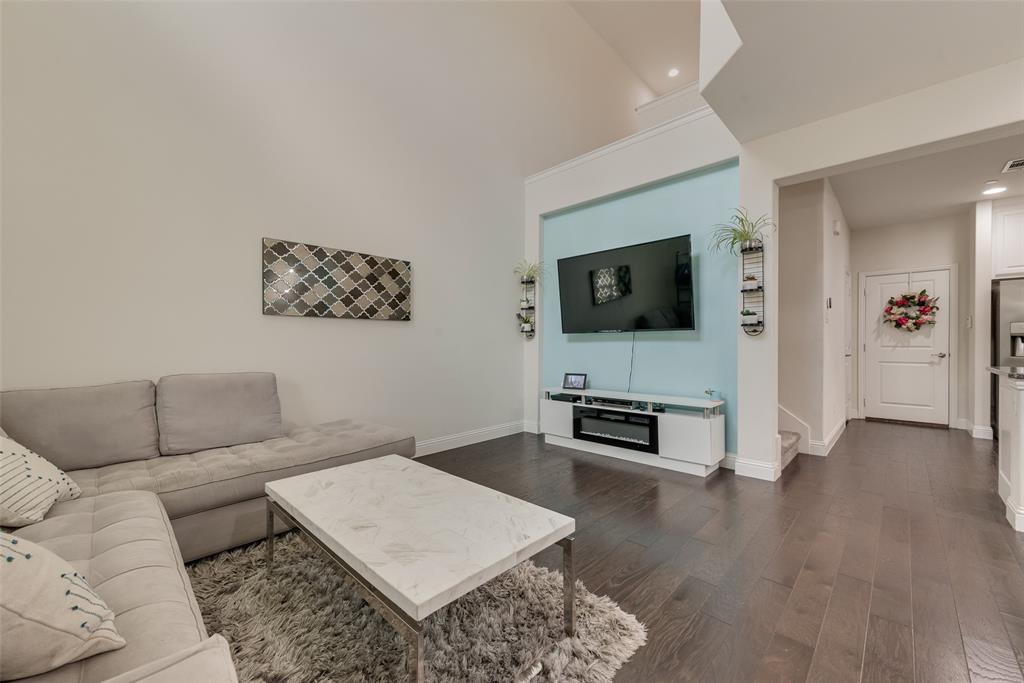 3704 Lantern Lane Property Photo 4