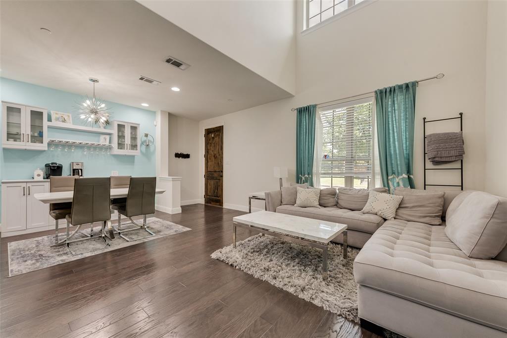 3704 Lantern Lane Property Photo 6