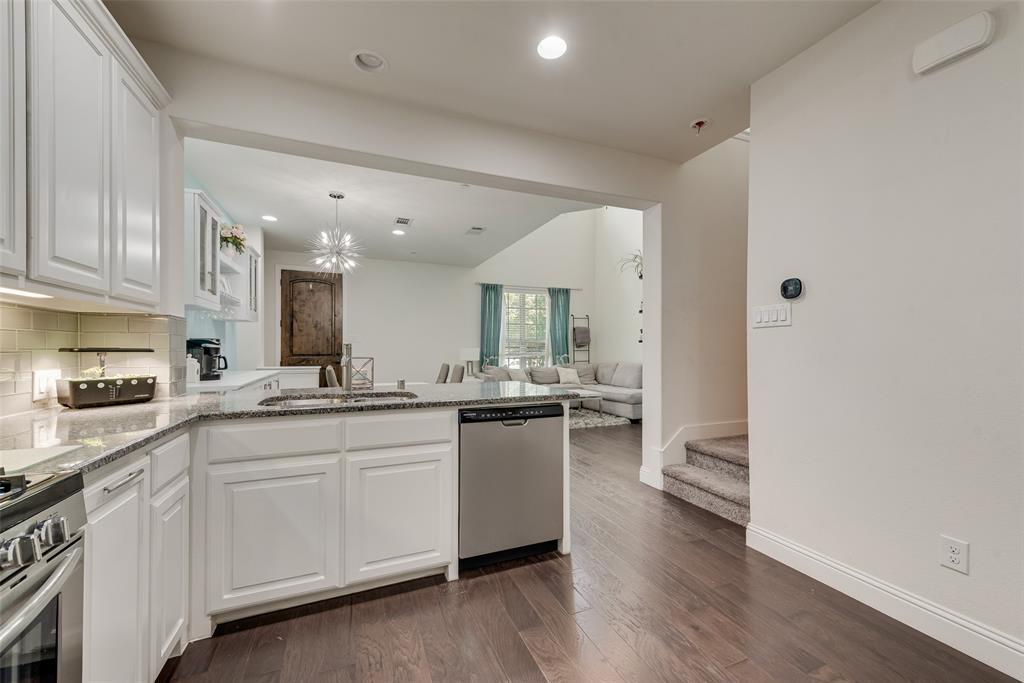 3704 Lantern Lane Property Photo 10