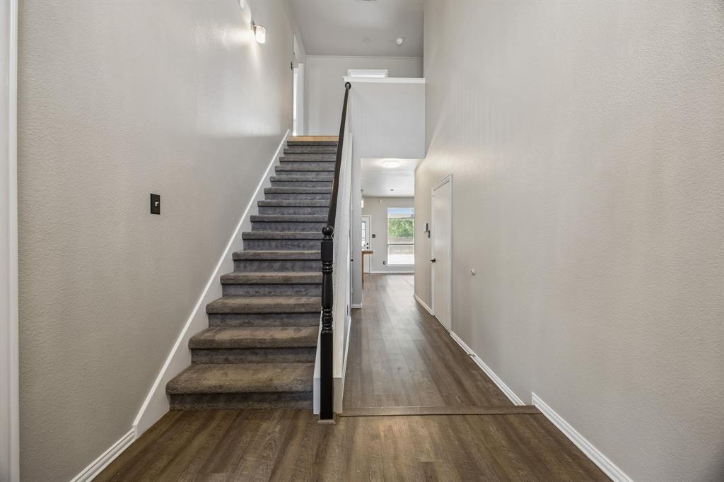 4217 Bent Oaks Drive Property Photo 3