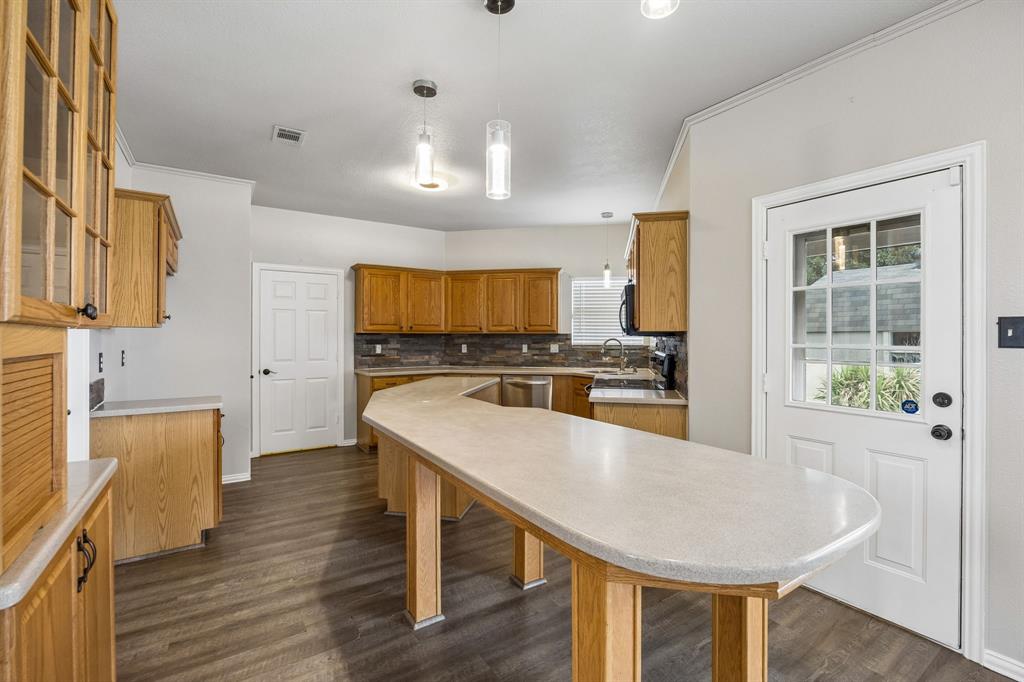 4217 Bent Oaks Drive Property Photo 8