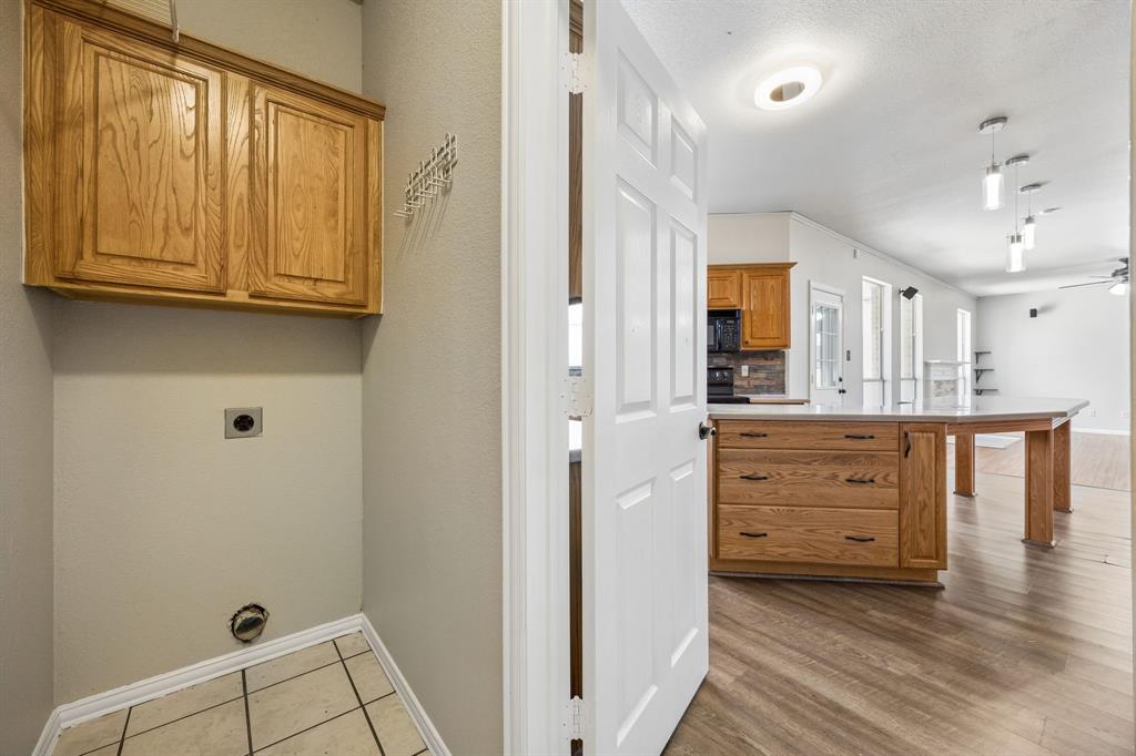 4217 Bent Oaks Drive Property Photo 10