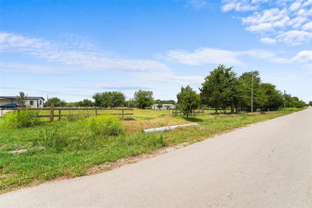2308 County Road 3417 Property Photo 5