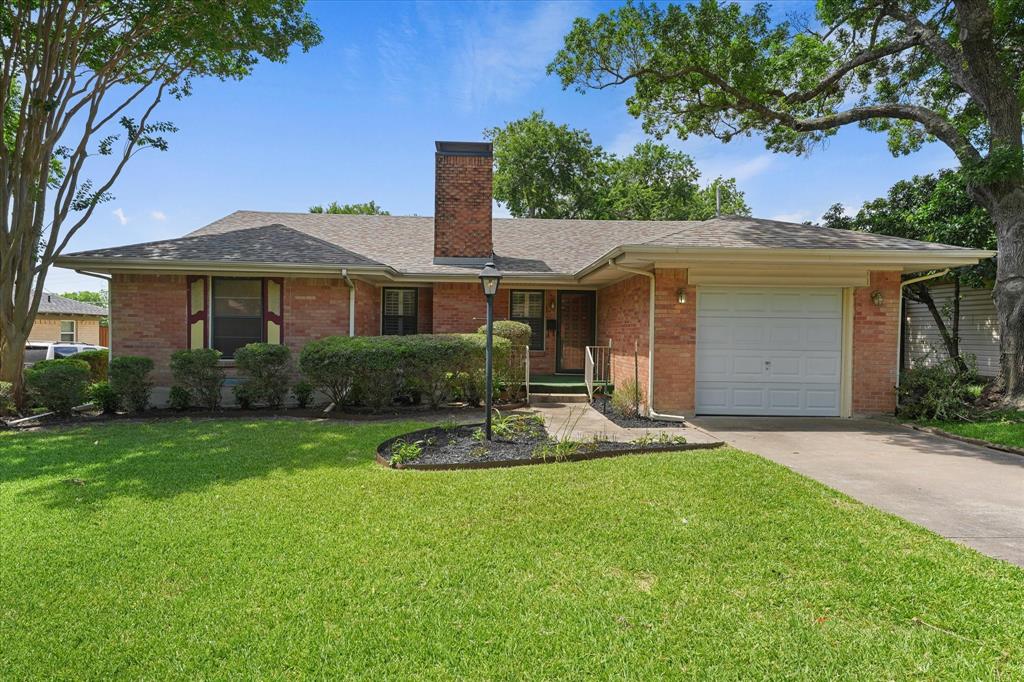 849 Berkinshire Drive Property Photo 1