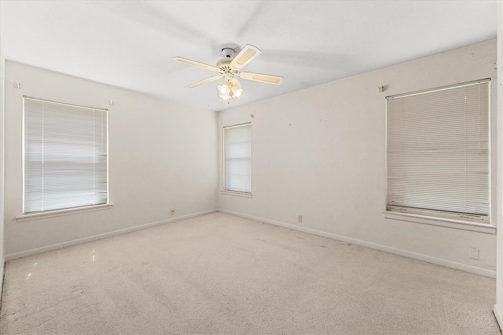 849 Berkinshire Drive Property Photo 5