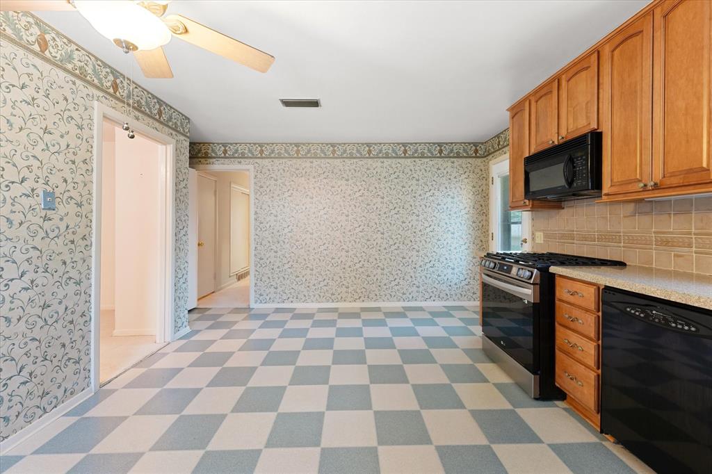 849 Berkinshire Drive Property Photo 15