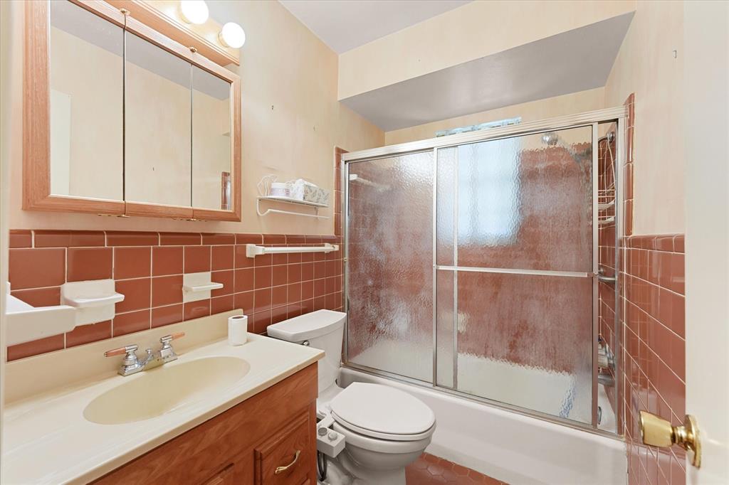 849 Berkinshire Drive Property Photo 23