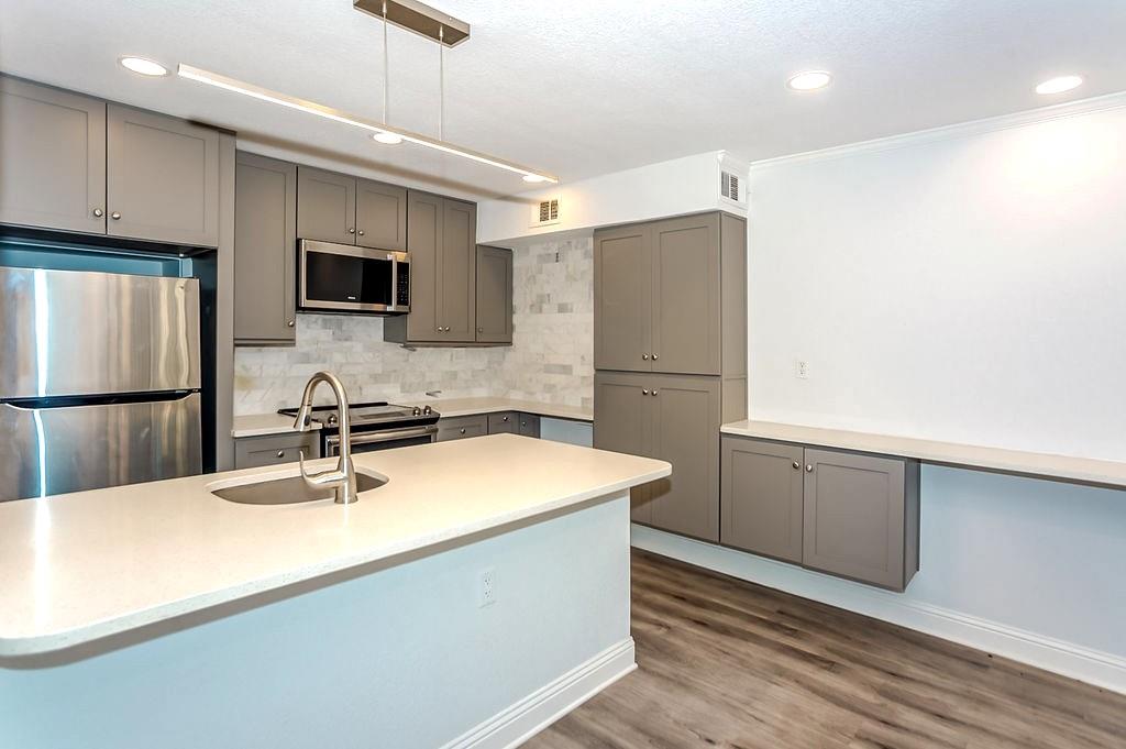 16301 Ledgemont Lane 101 Property Photo 7