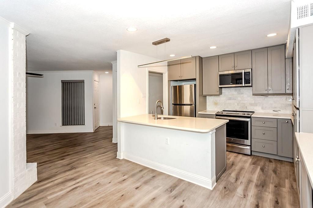 16301 Ledgemont Lane 101 Property Photo 8