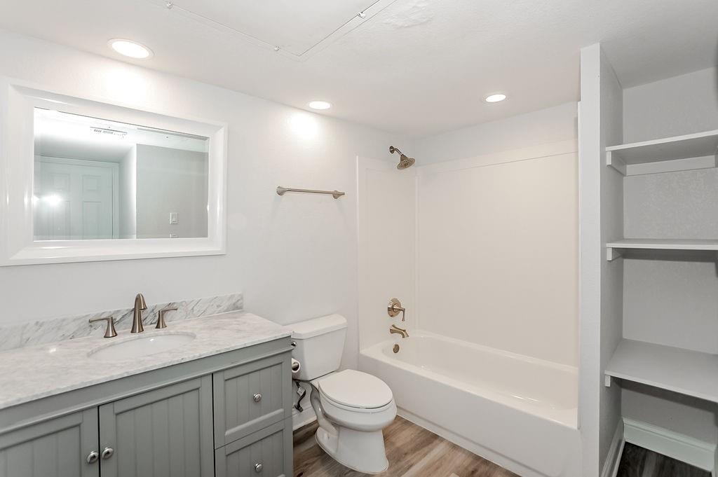 16301 Ledgemont Lane 101 Property Photo 18