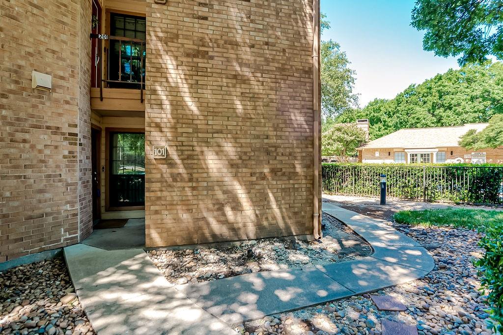16301 Ledgemont Lane 101 Property Photo 22