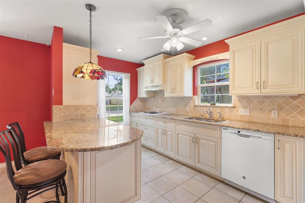 2825 Pinewood Drive