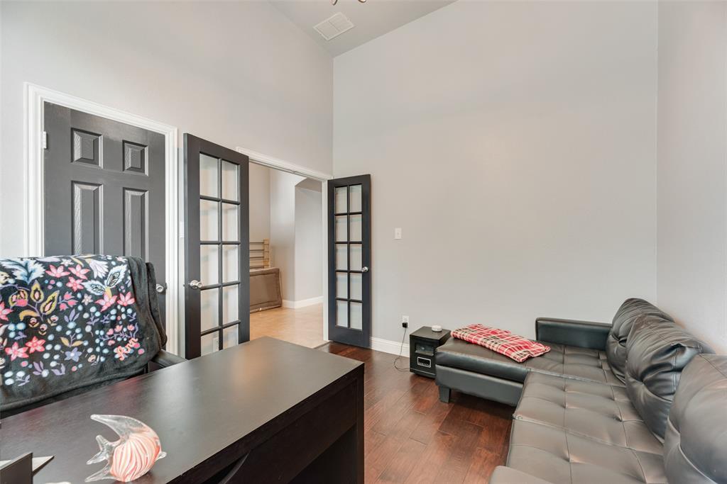 221 Bluefinch Drive Property Photo 11
