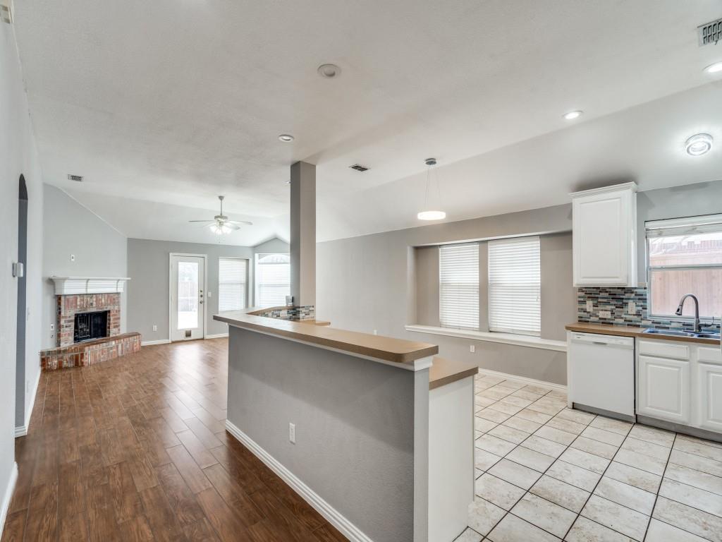 1720 Hackberry Branch Drive Property Photo 11