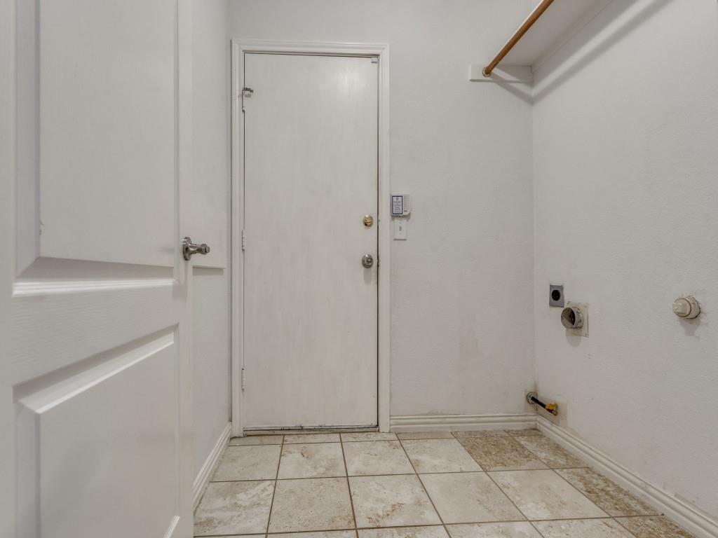 1720 Hackberry Branch Drive Property Photo 27