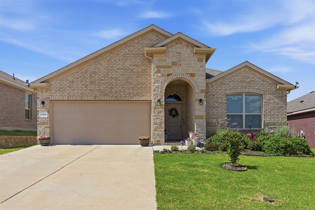 1104 Eastland Lane Property Photo 1