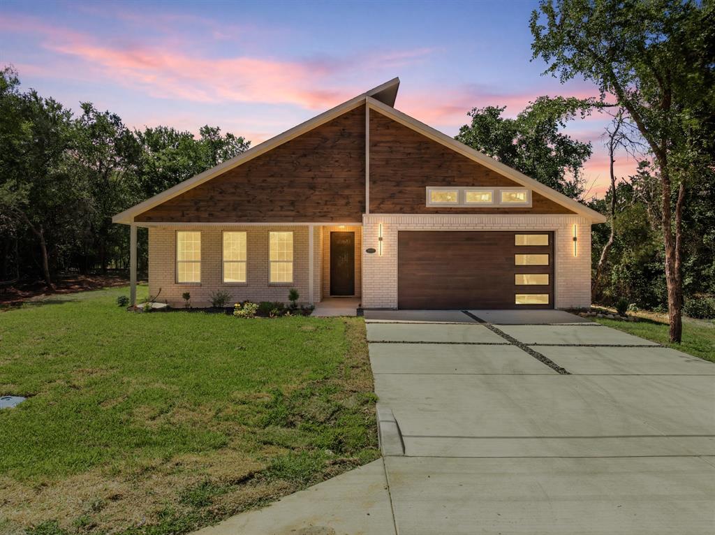 24113 Stonewood Drive Property Photo 1