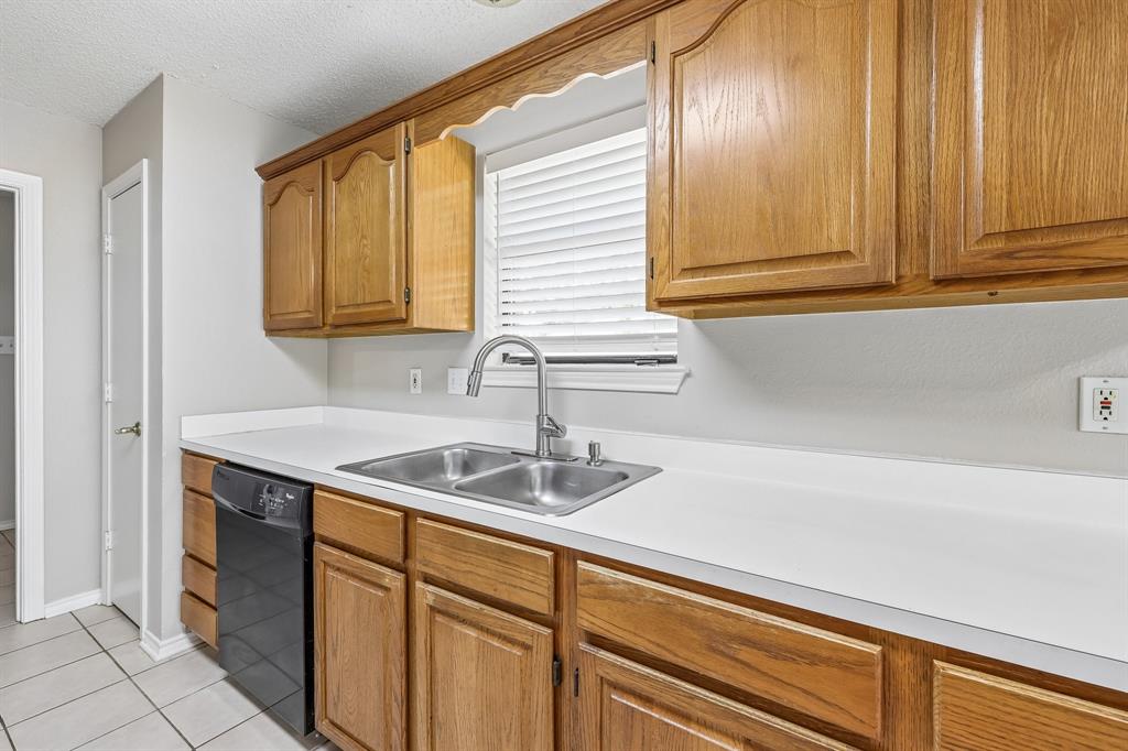 3211 Brookview Drive Property Photo 6