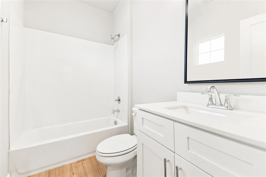 1841 Crow Street 101 Property Photo 12