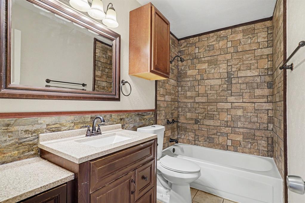 4245 Periwinkle Drive Property Photo 12