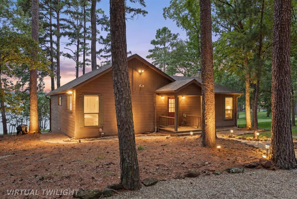 400 Windy Point Drive Property Photo 5
