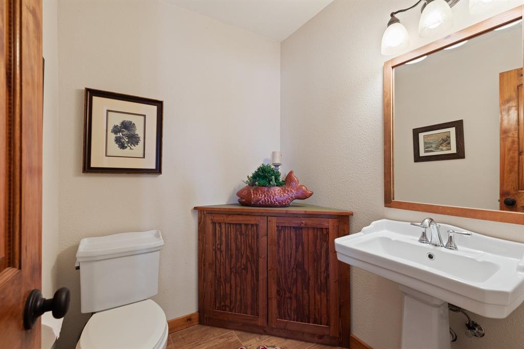 400 Windy Point Drive Property Photo 21