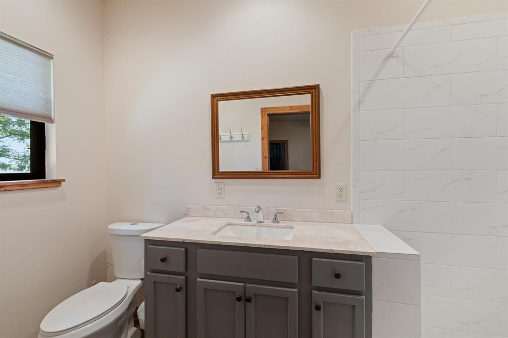 400 Windy Point Drive Property Photo 24
