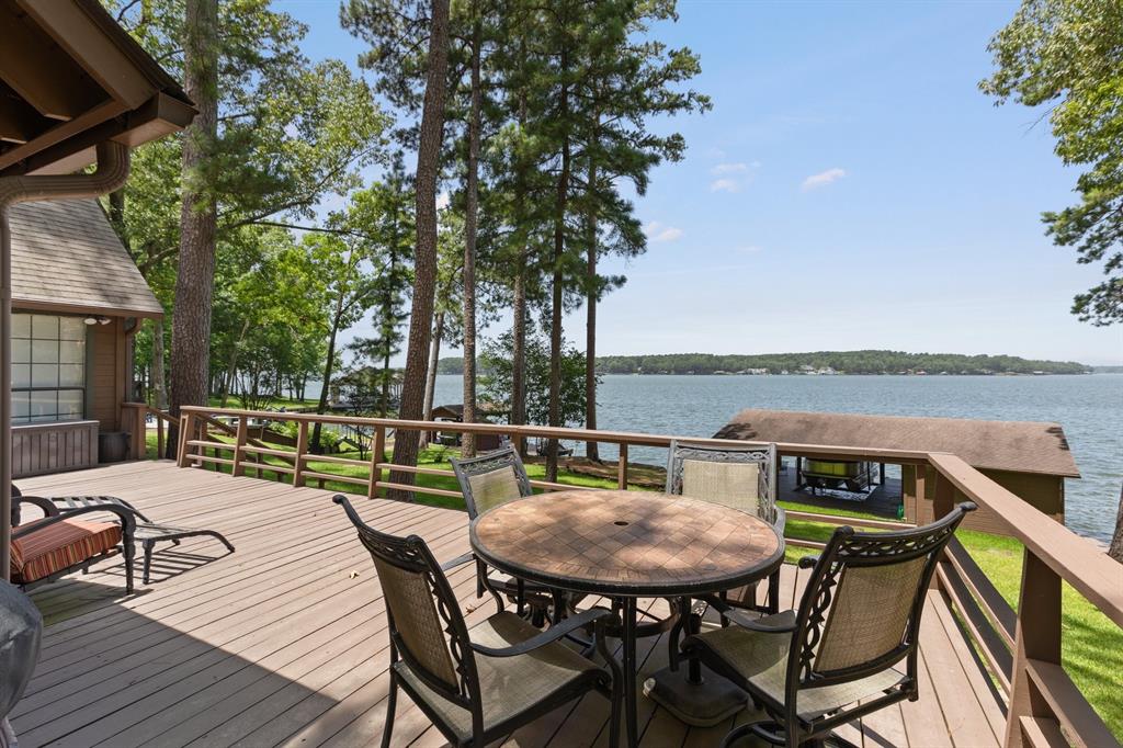 400 Windy Point Drive Property Photo 28