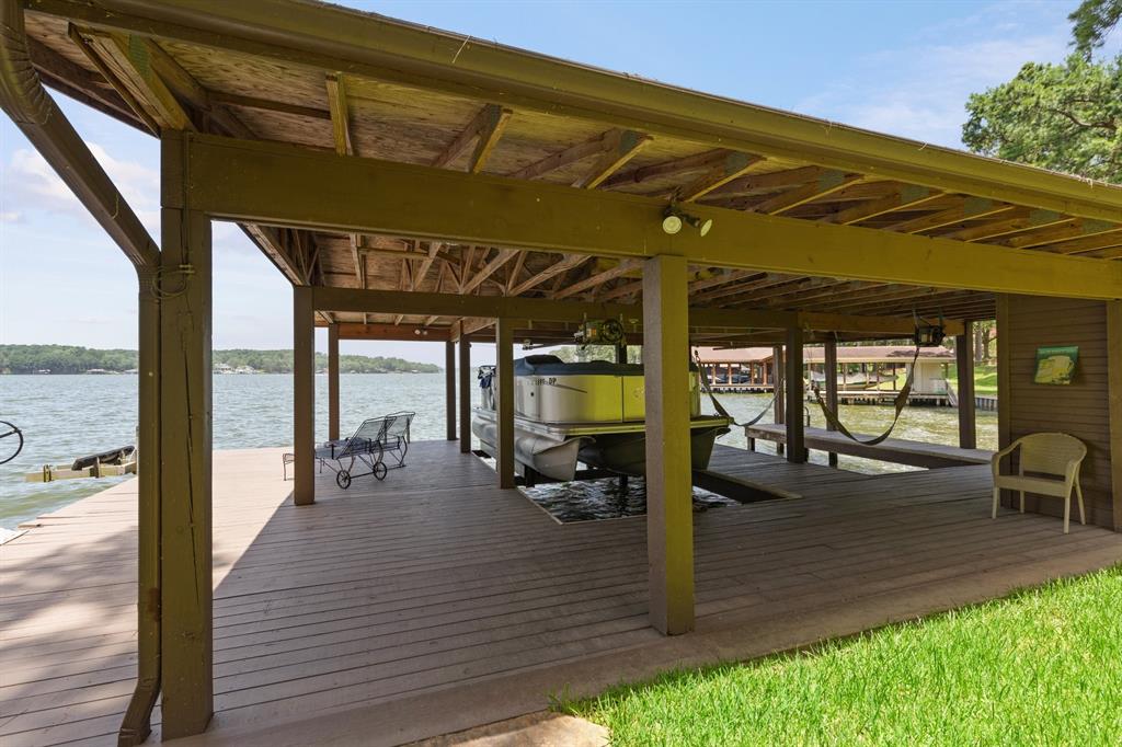 400 Windy Point Drive Property Photo 31