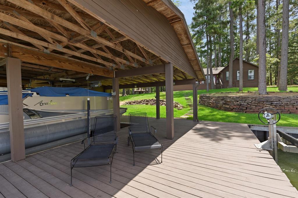 400 Windy Point Drive Property Photo 32