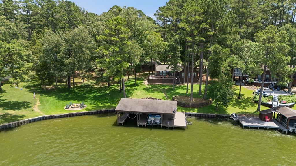 400 Windy Point Drive Property Photo 37