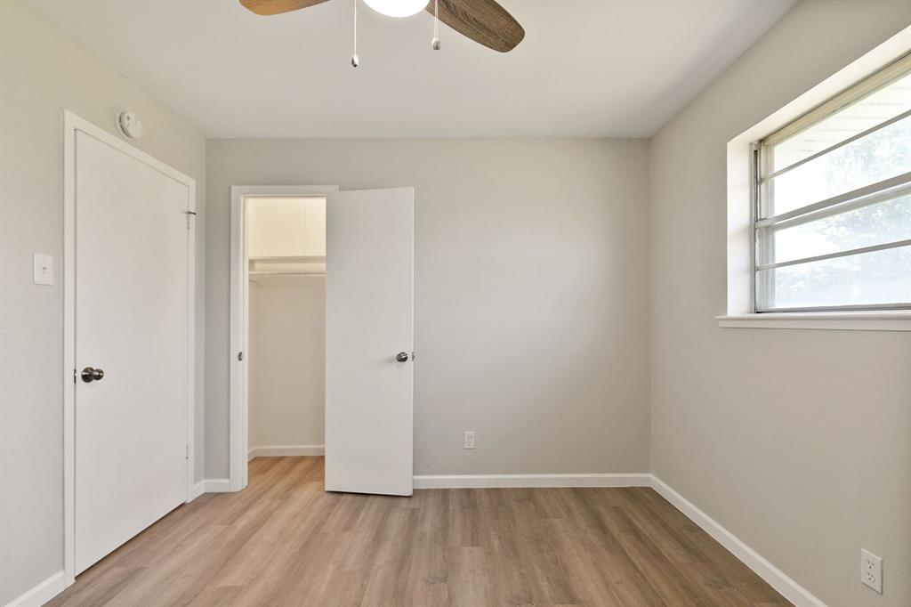 609 S Farmington Road Property Photo 11