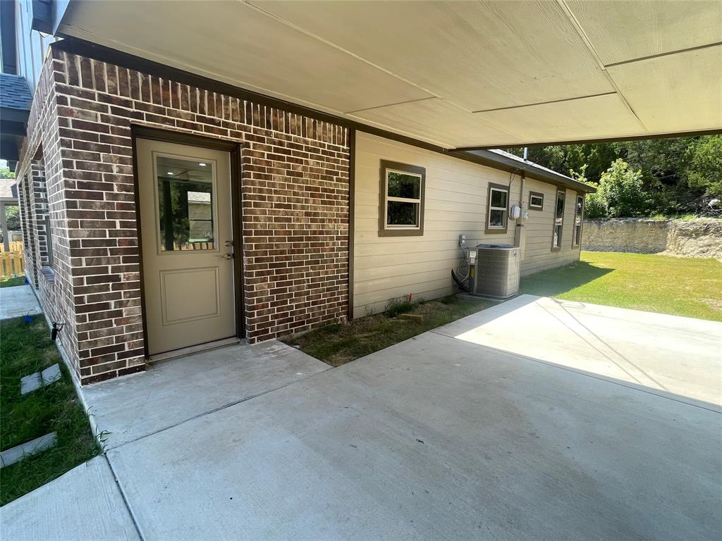 4311 Mountain Hollow Drive Property Photo 2