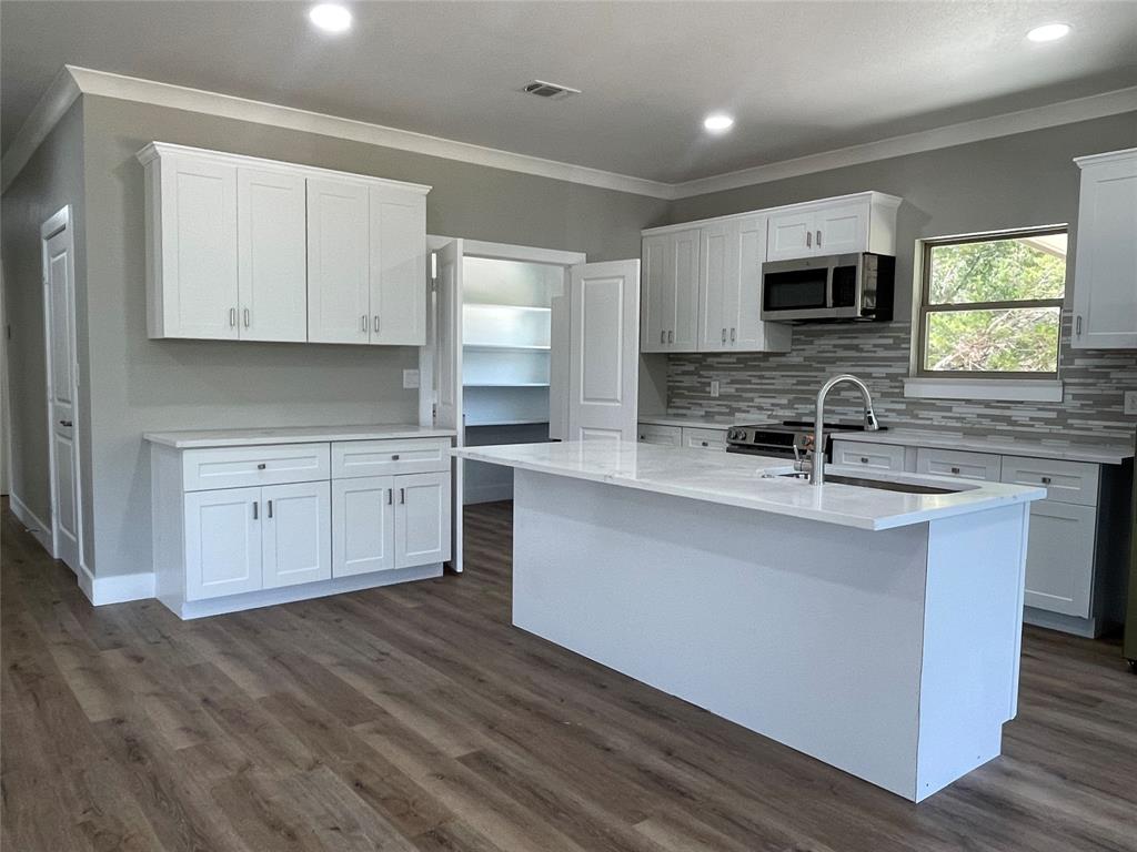 4311 Mountain Hollow Drive Property Photo 3