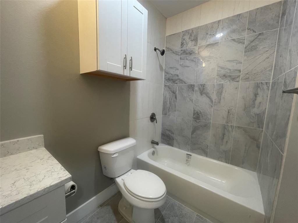 4311 Mountain Hollow Drive Property Photo 4