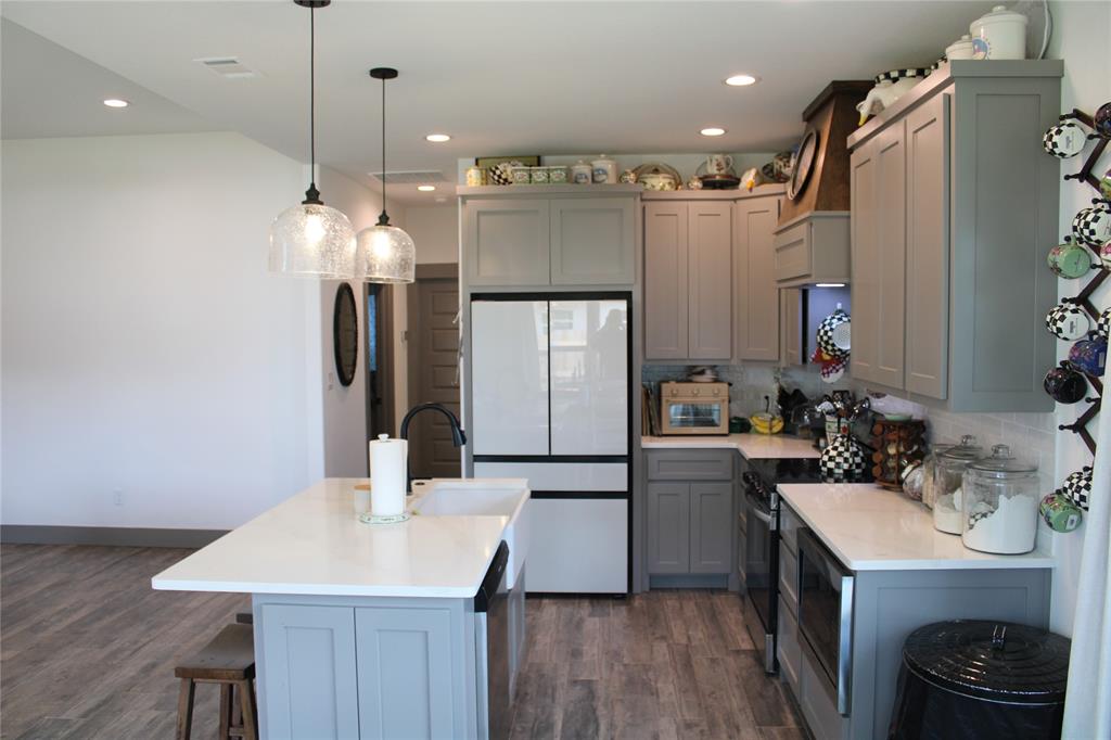 9221 Parkview Property Photo 8