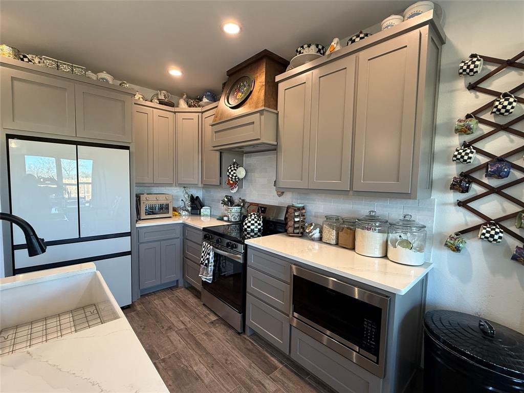 9221 Parkview Property Photo 11