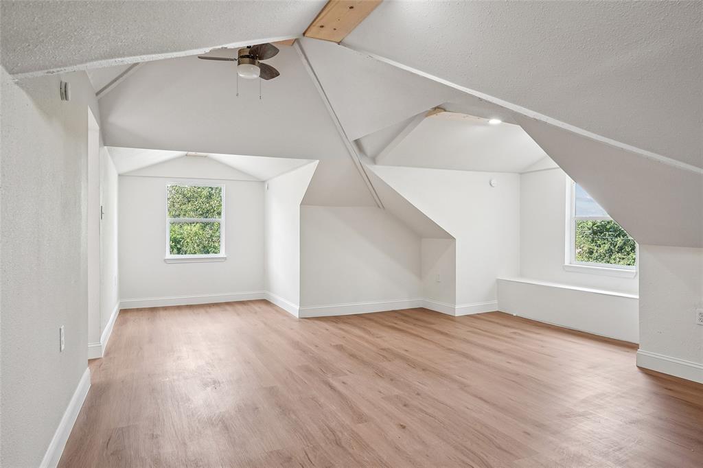 441 W Lake Street Property Photo 4