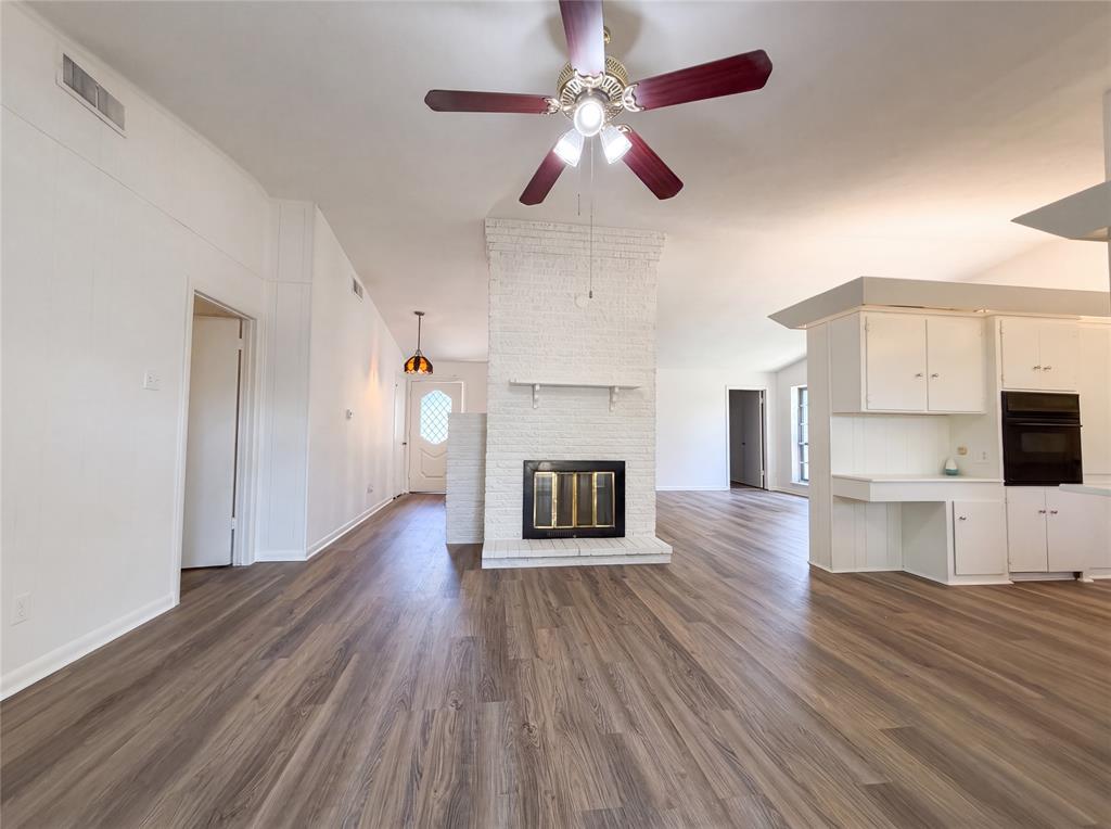 2111 Royal Oaks Drive Property Photo 3